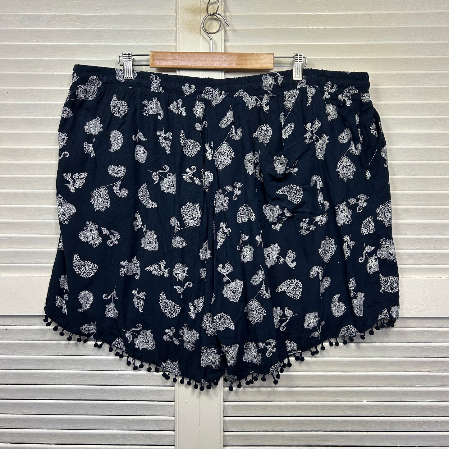 Autograph Shorts Size 24 Blue Paisley Print Pockets