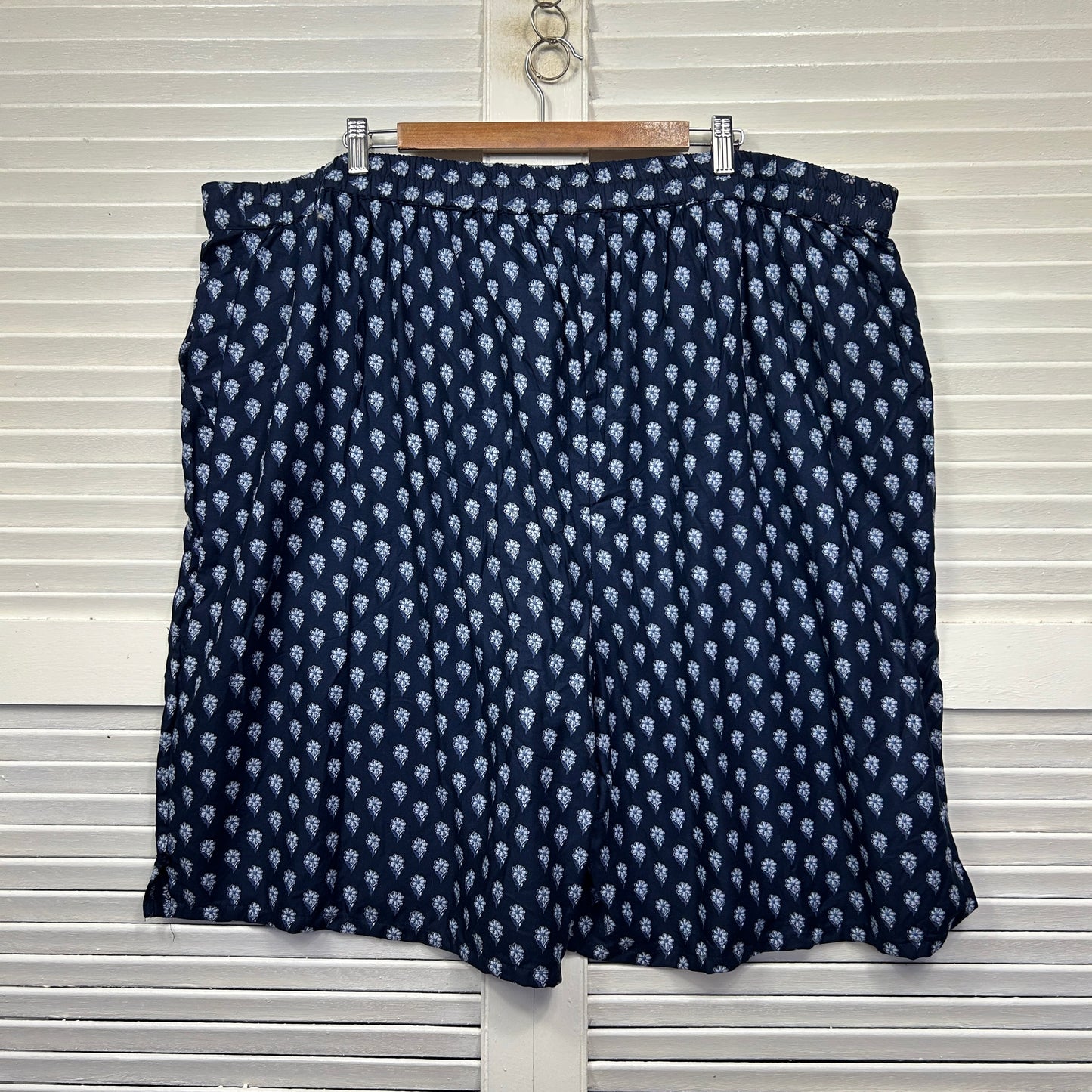 Yours Shorts Size 26 28 Blue Pockets New