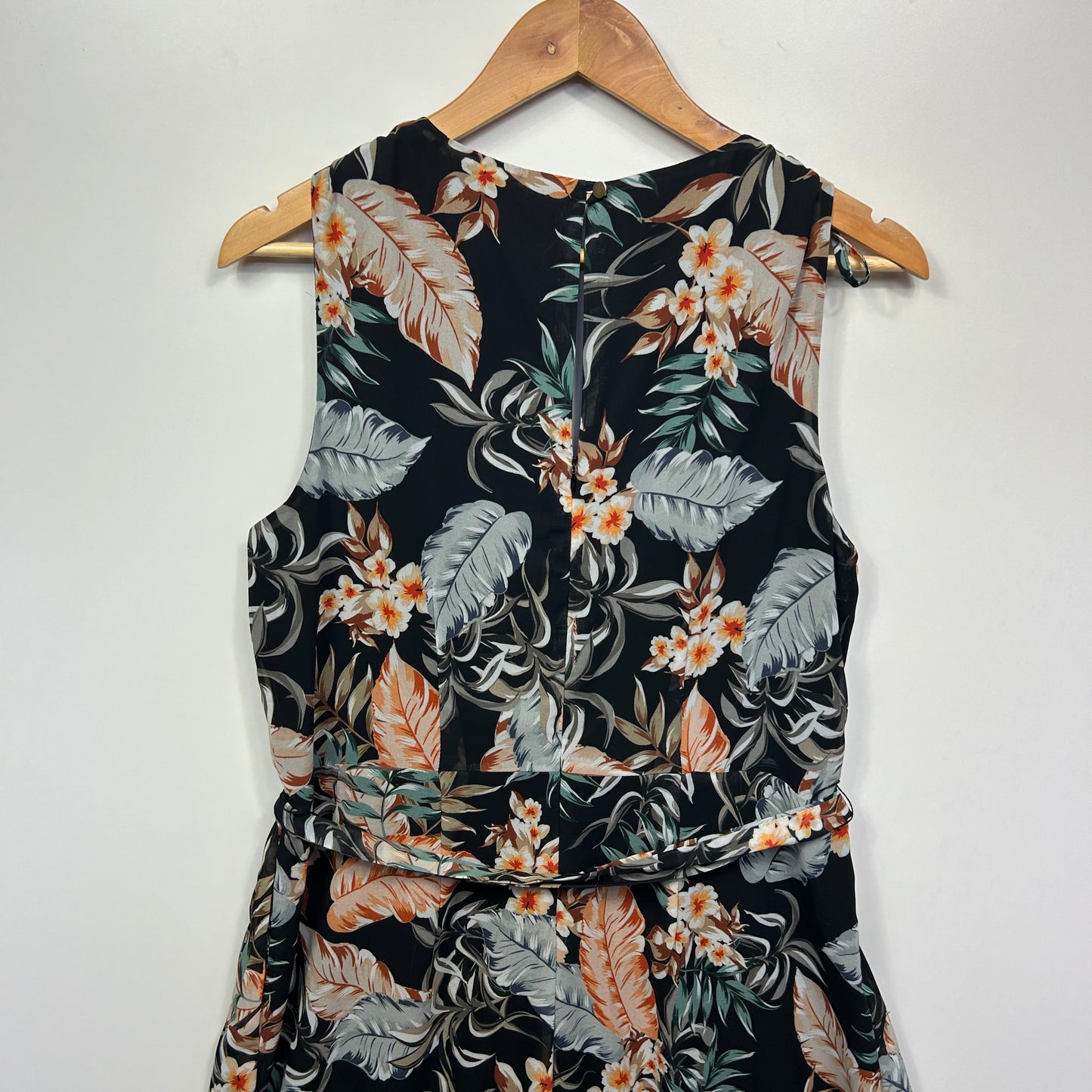 Katies Jumpsuit Size 14 Black Sleeveless Belted Floral