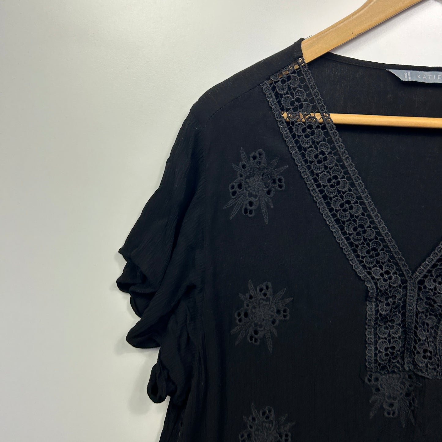 Katies Top Size 18 Black Crochet Trim Embroidered Short Sleeve