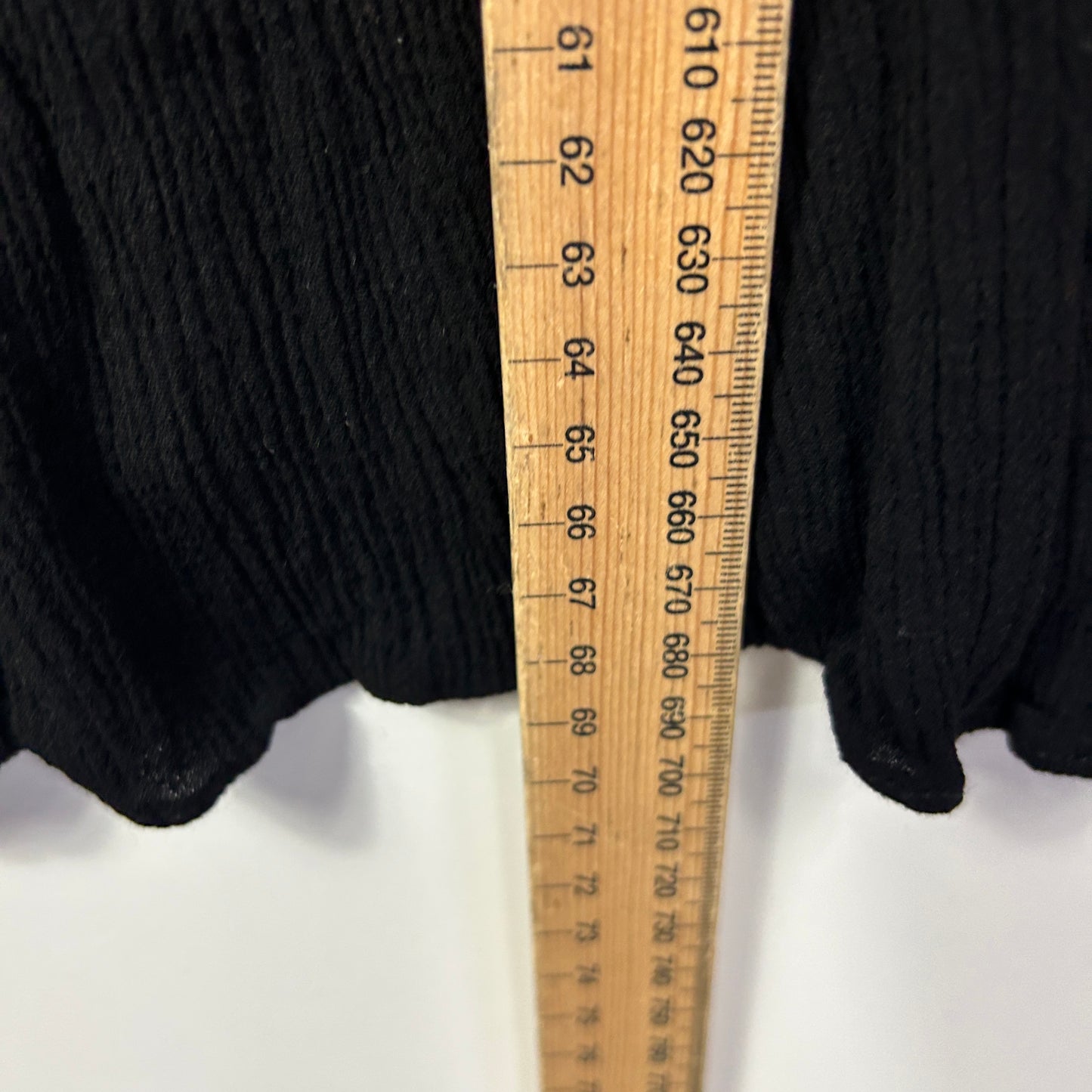 Katies Top Size 18 Black Crochet Trim Embroidered Short Sleeve