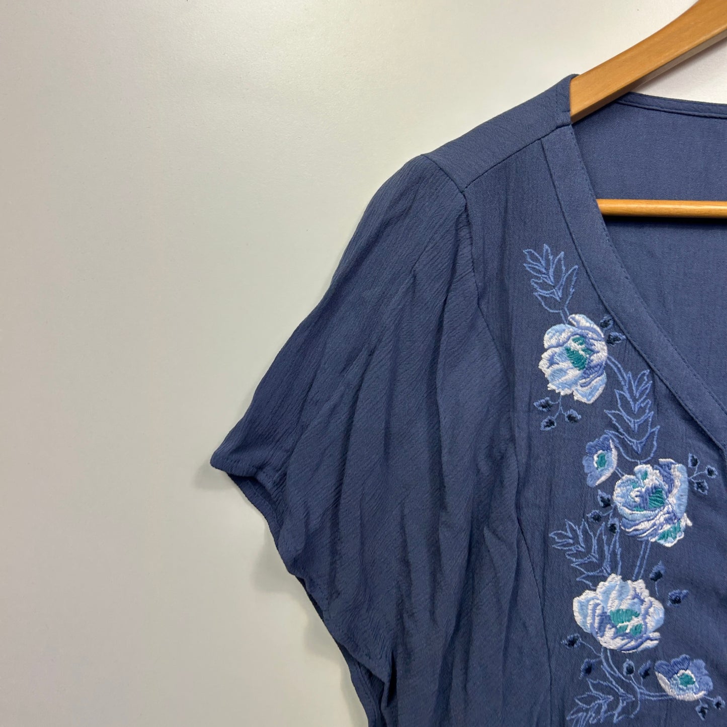 Target Top Size 16 Blue Short Sleeve Embroidered