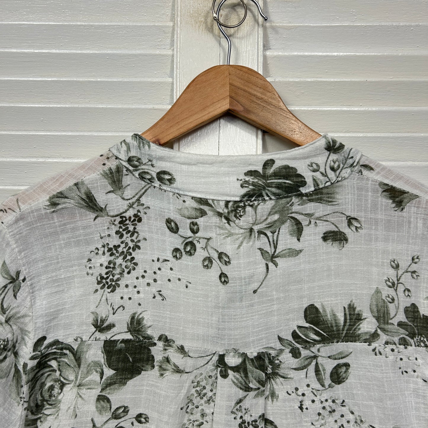 Linen Blend Top 16? White Green Floral Short Sleeve