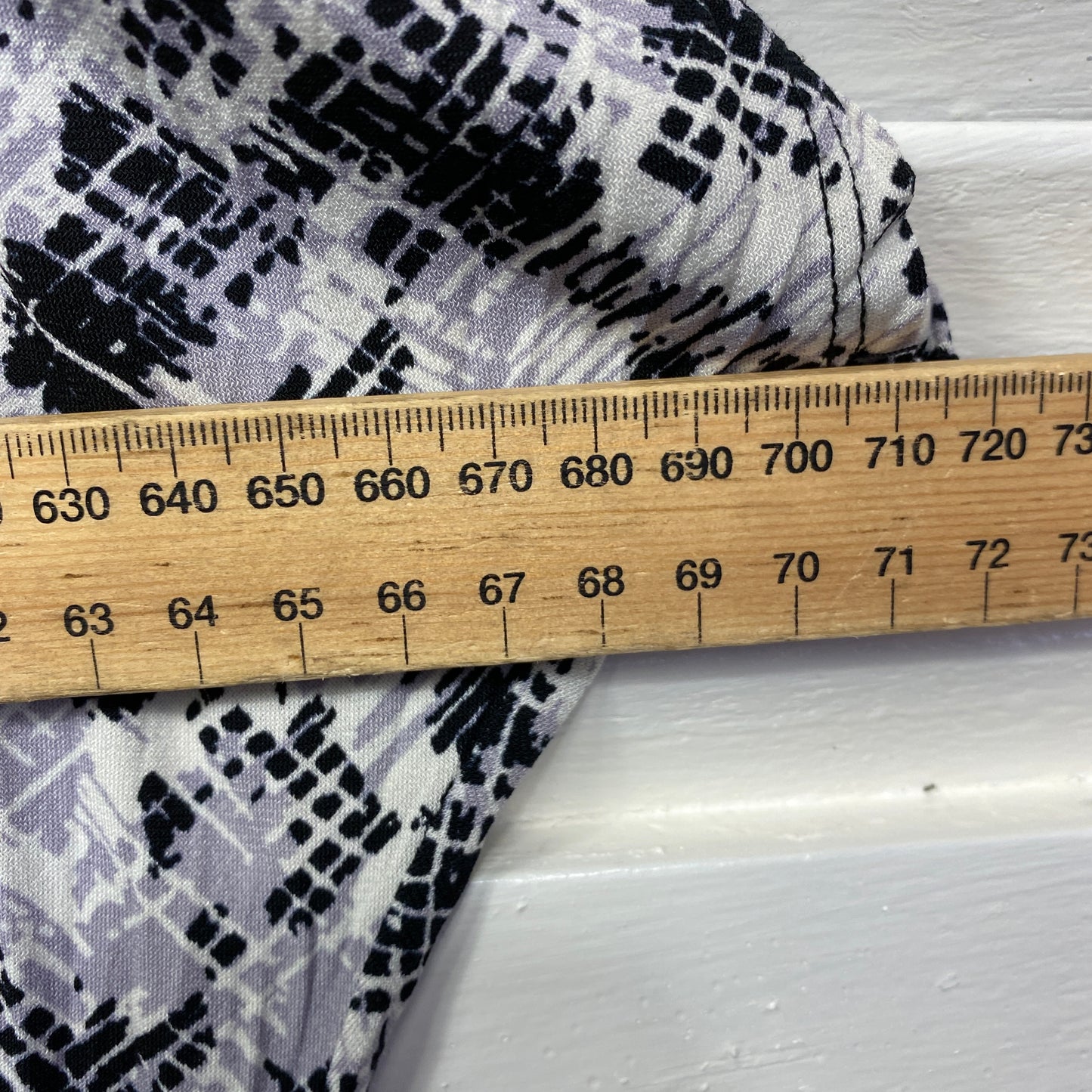 Taking Shape Top Size 18 Medium Tunic Black White