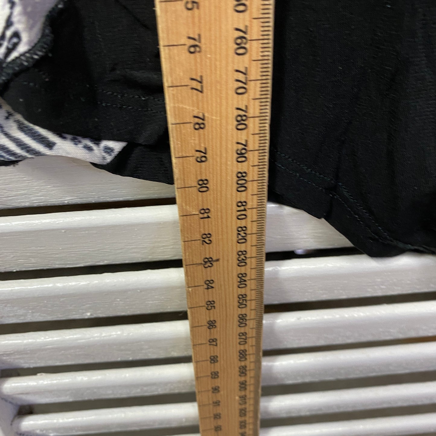 Taking Shape Top Size 18 Medium Tunic Black White
