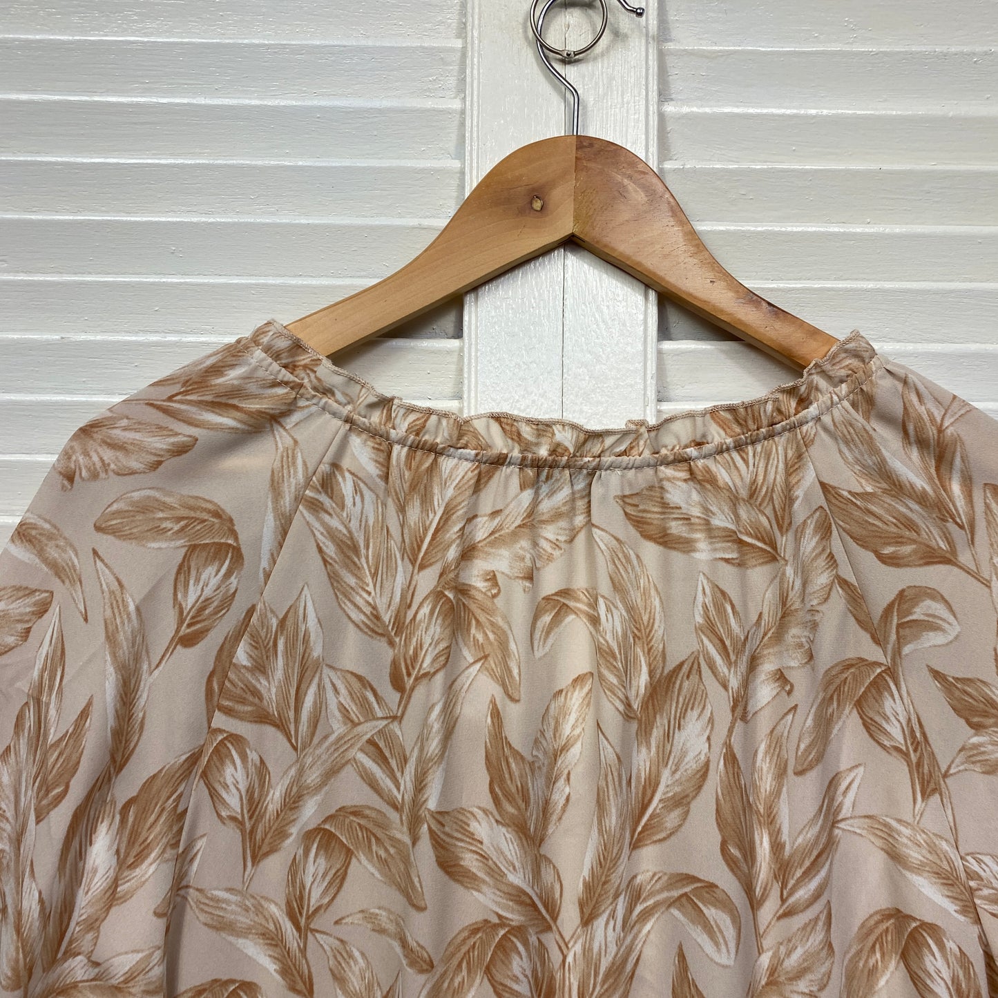 Table Eight Top Size 14 Beige Leaf Print Short Sleeve