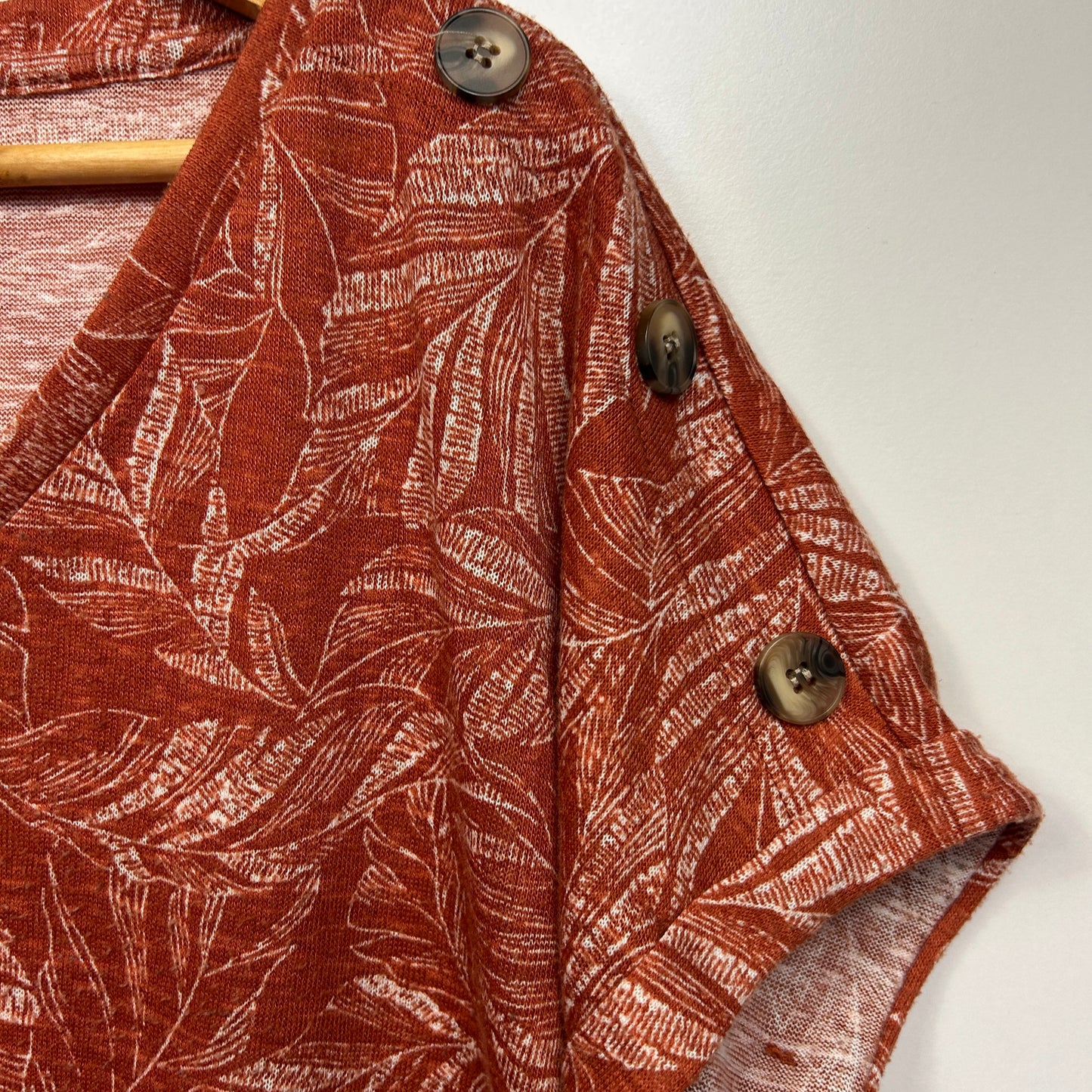 Suzanne Grae Top Size 2XL 16 18 Rust Floral Short Sleeve