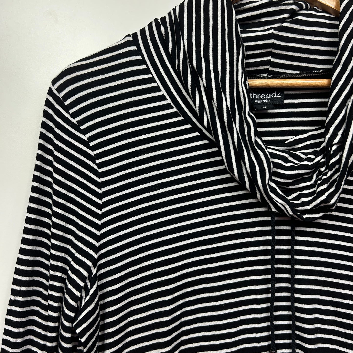 Threadz Top Size 16 XL Black White Striped Long Sleeve Cowl Neck