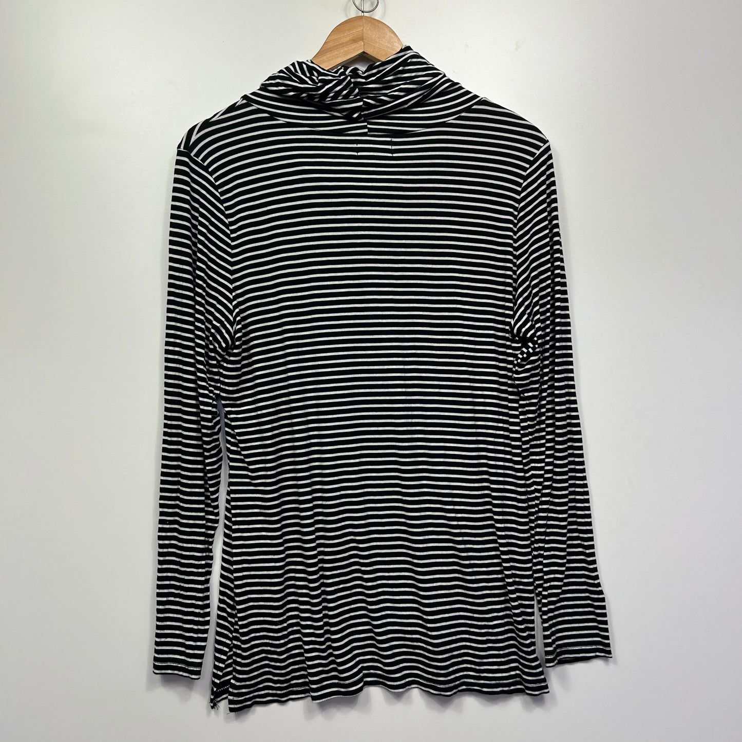Threadz Top Size 16 XL Black White Striped Long Sleeve Cowl Neck