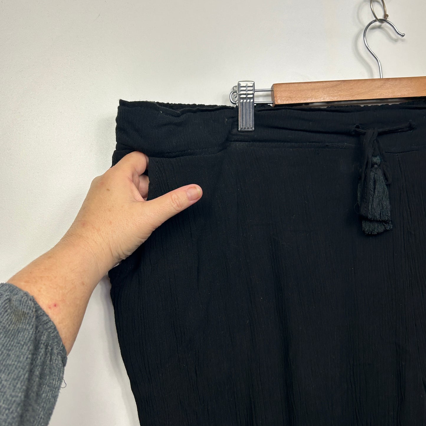 Rivers Cropped Pants Size 20 Black Pockets Viscose