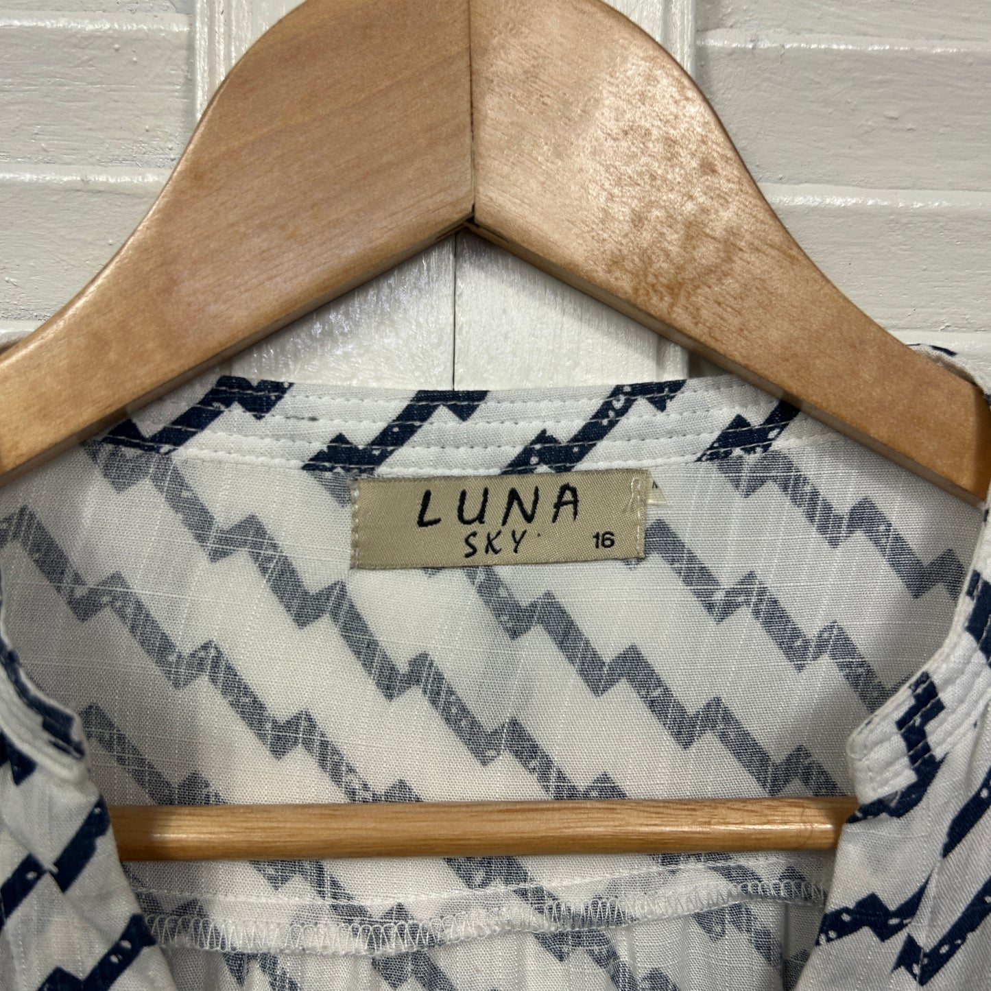 Luna Sky Top Size 16 Blue White Striped Long Sleeve Rayon