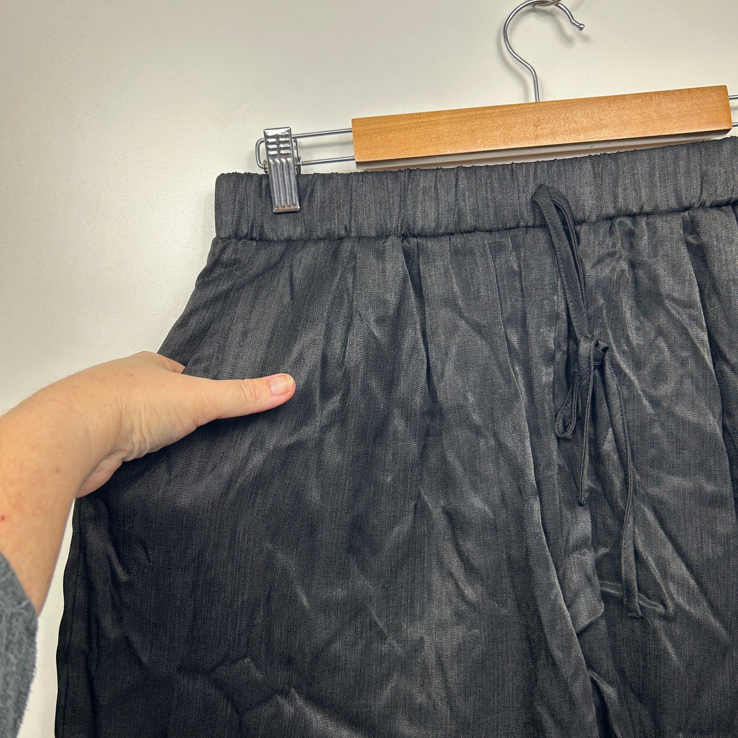 Emery Rose Shorts Size 14 16 XL Black Pockets