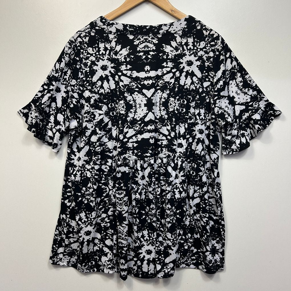 Taking Shape Black Top - Size 18/M