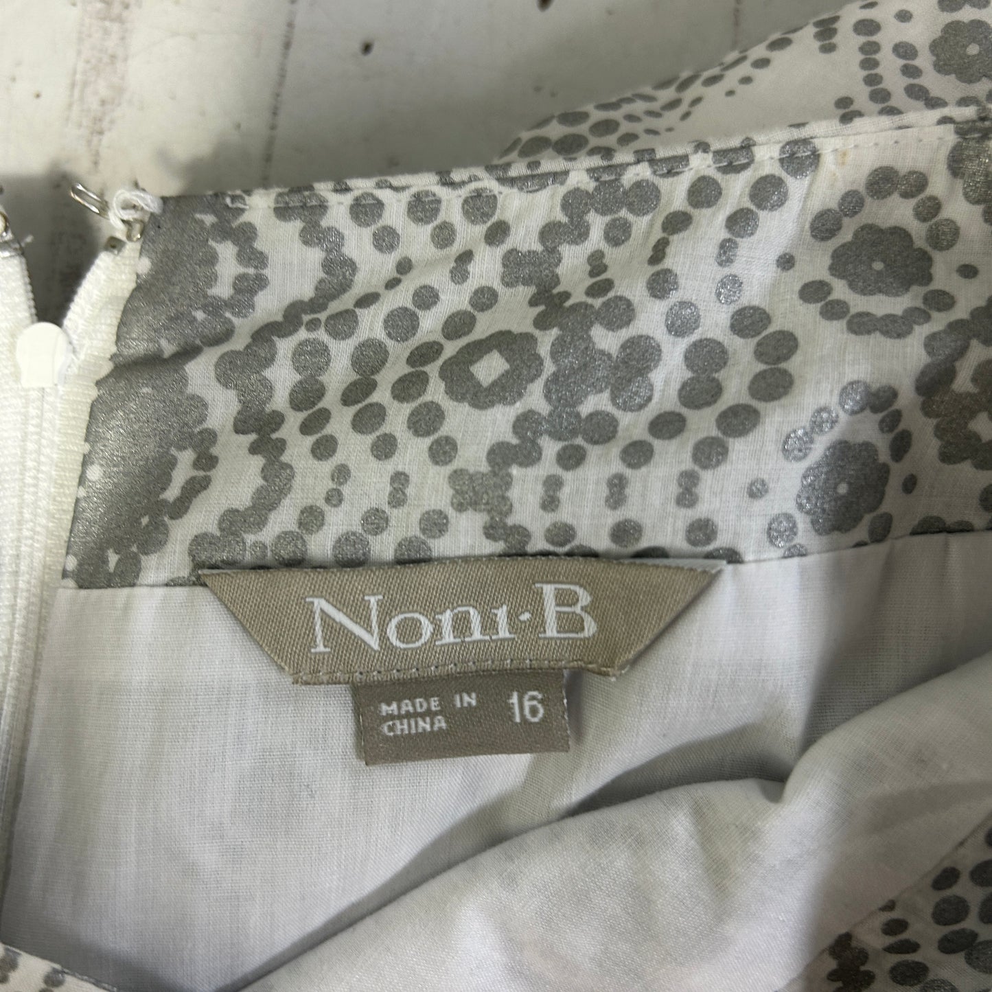 Noni B Grey and White Midi Length Skirt - Size 16