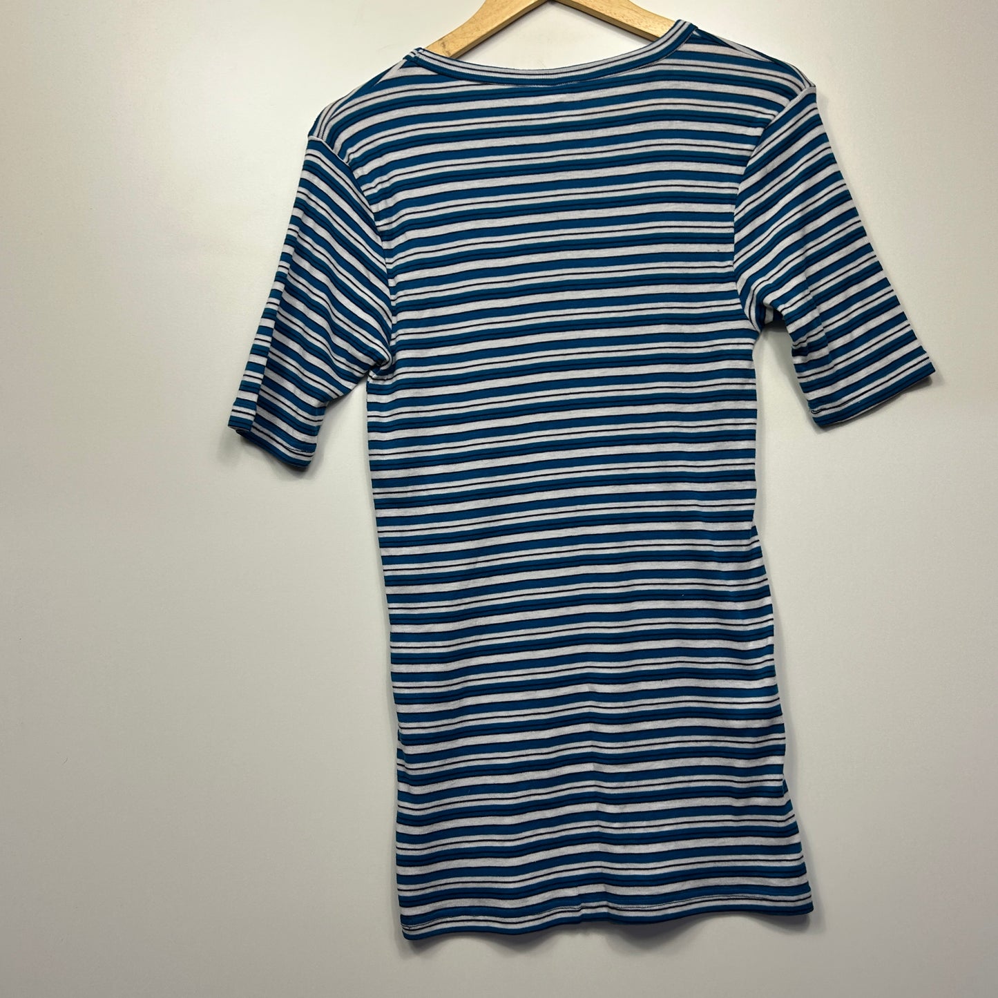 Kathmandu Top Size XL 16 Short Sleeve Striped Blue White