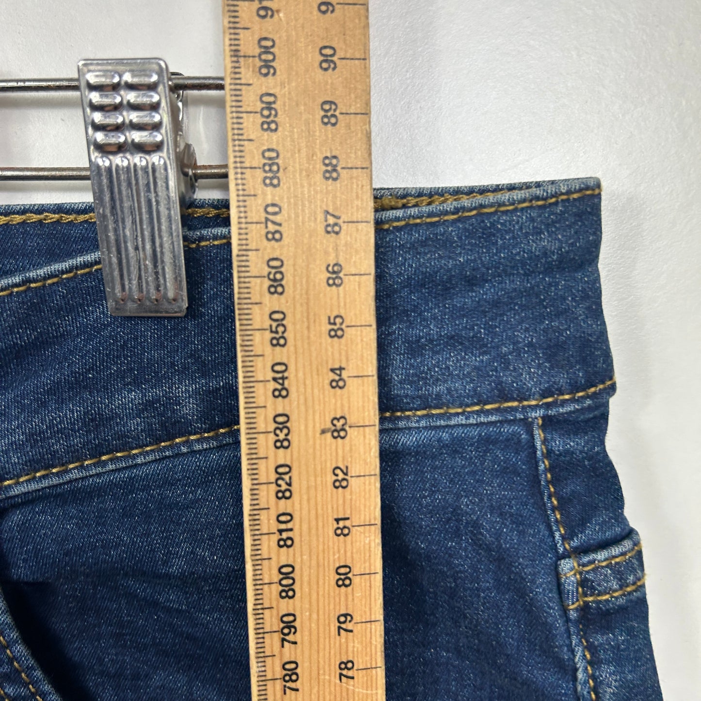 Avella Navy Denim Capri Pants - Size 18