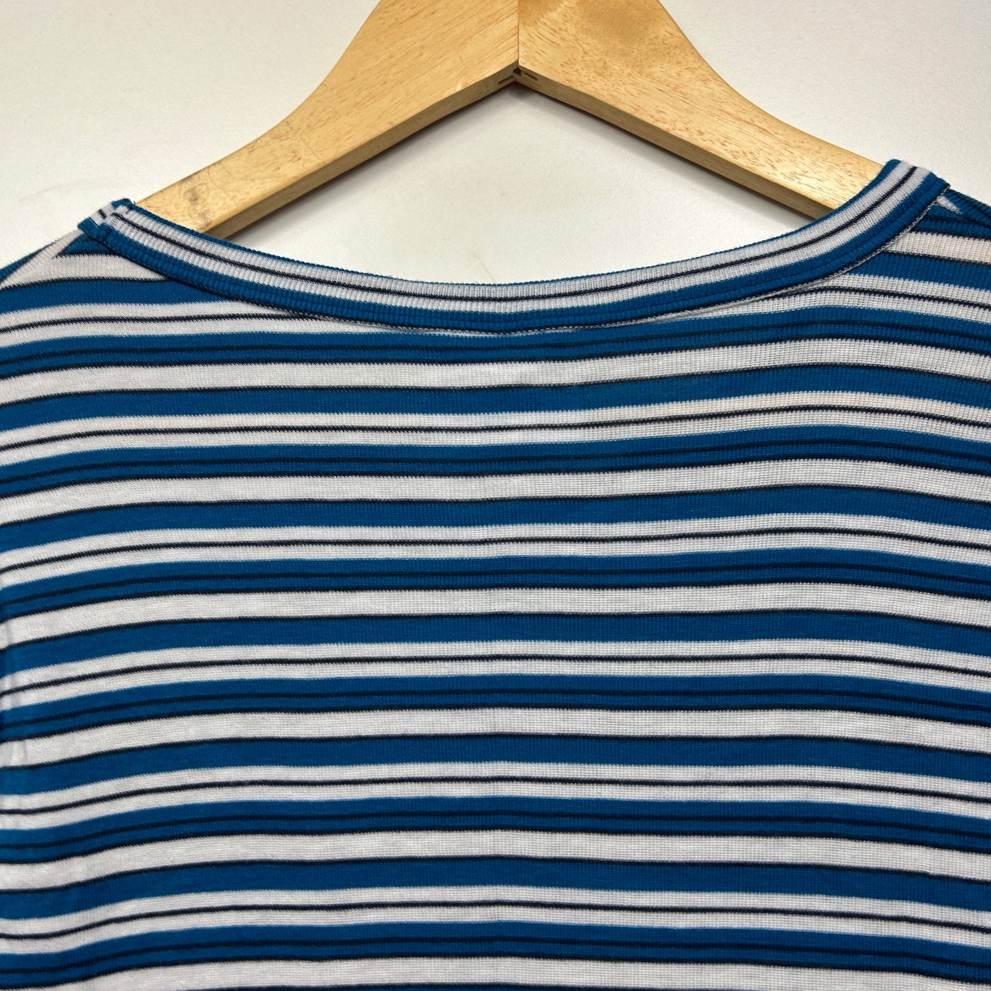 Kathmandu Top Size XL 16 Short Sleeve Striped Blue White