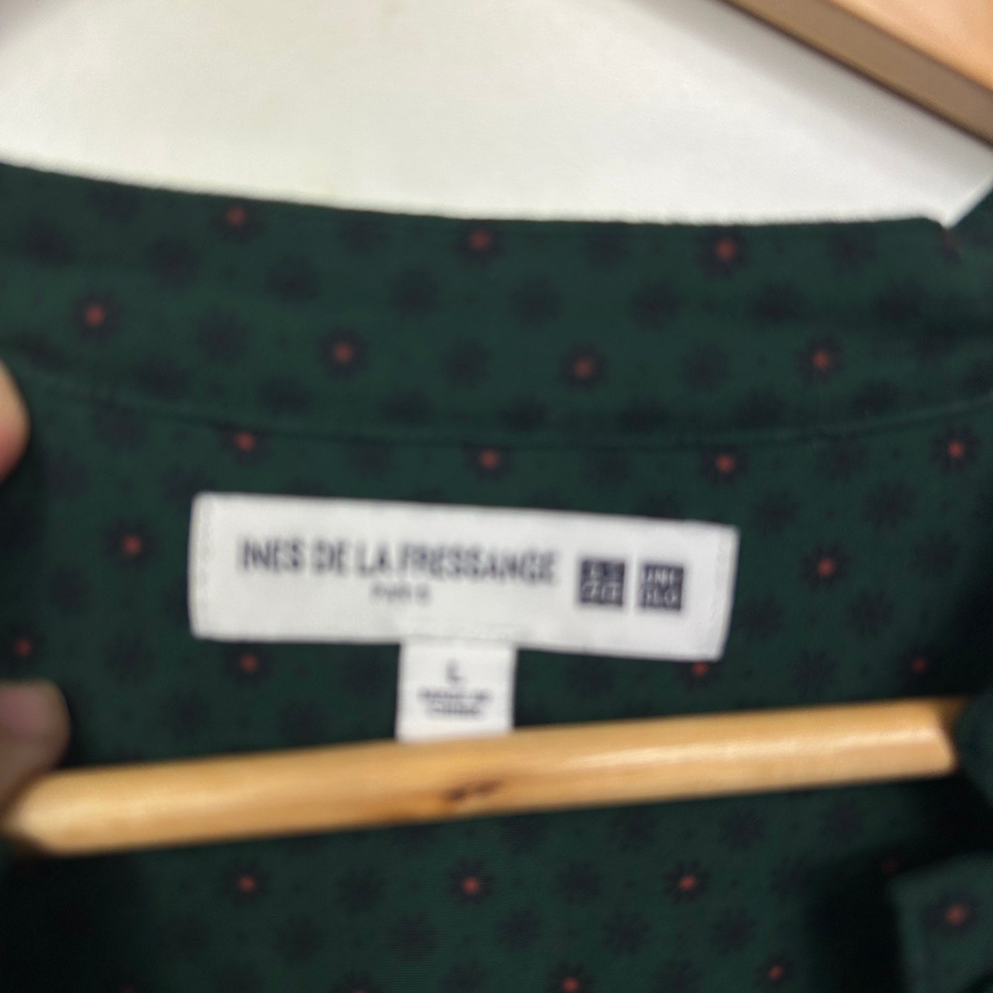 Uniqlo Top Size Large Green Long Sleeve Button Up