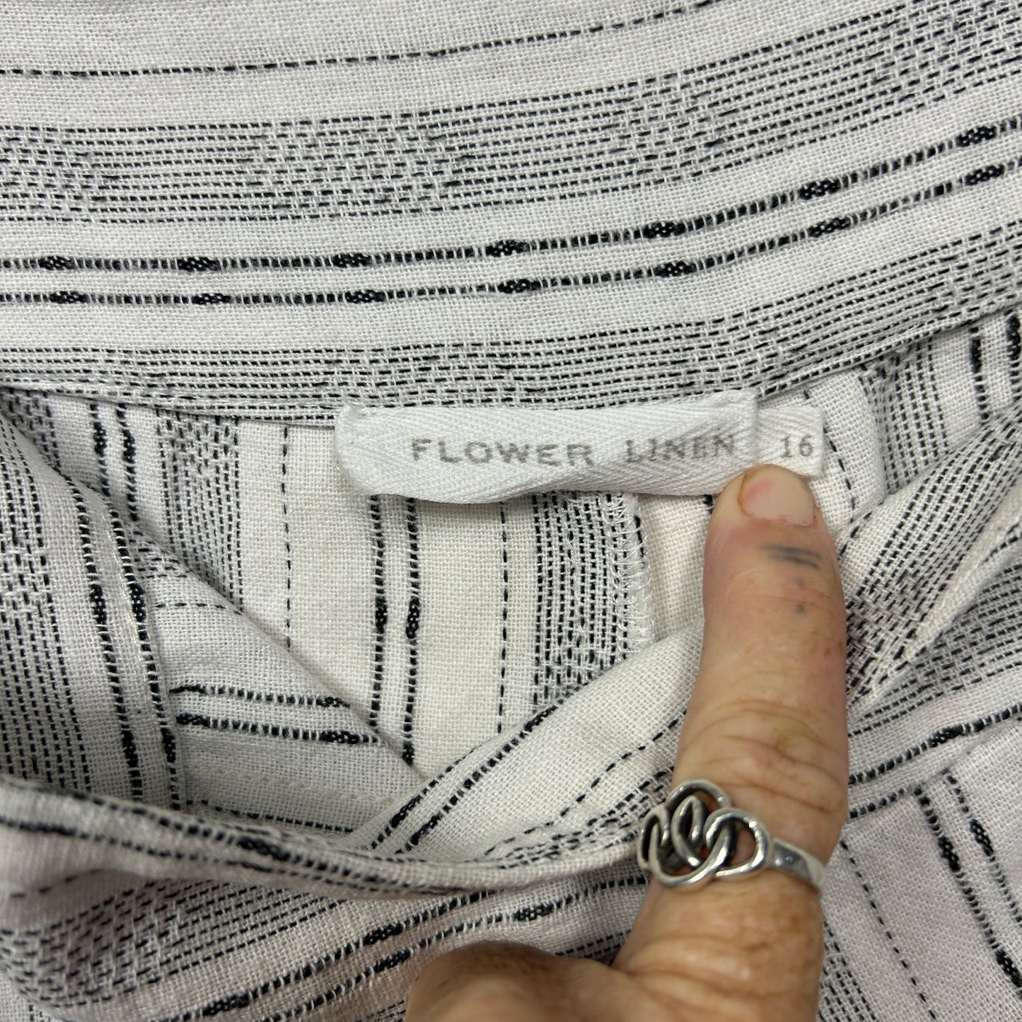 Flower Linen Pants Size 16 White Grey Striped Cropped