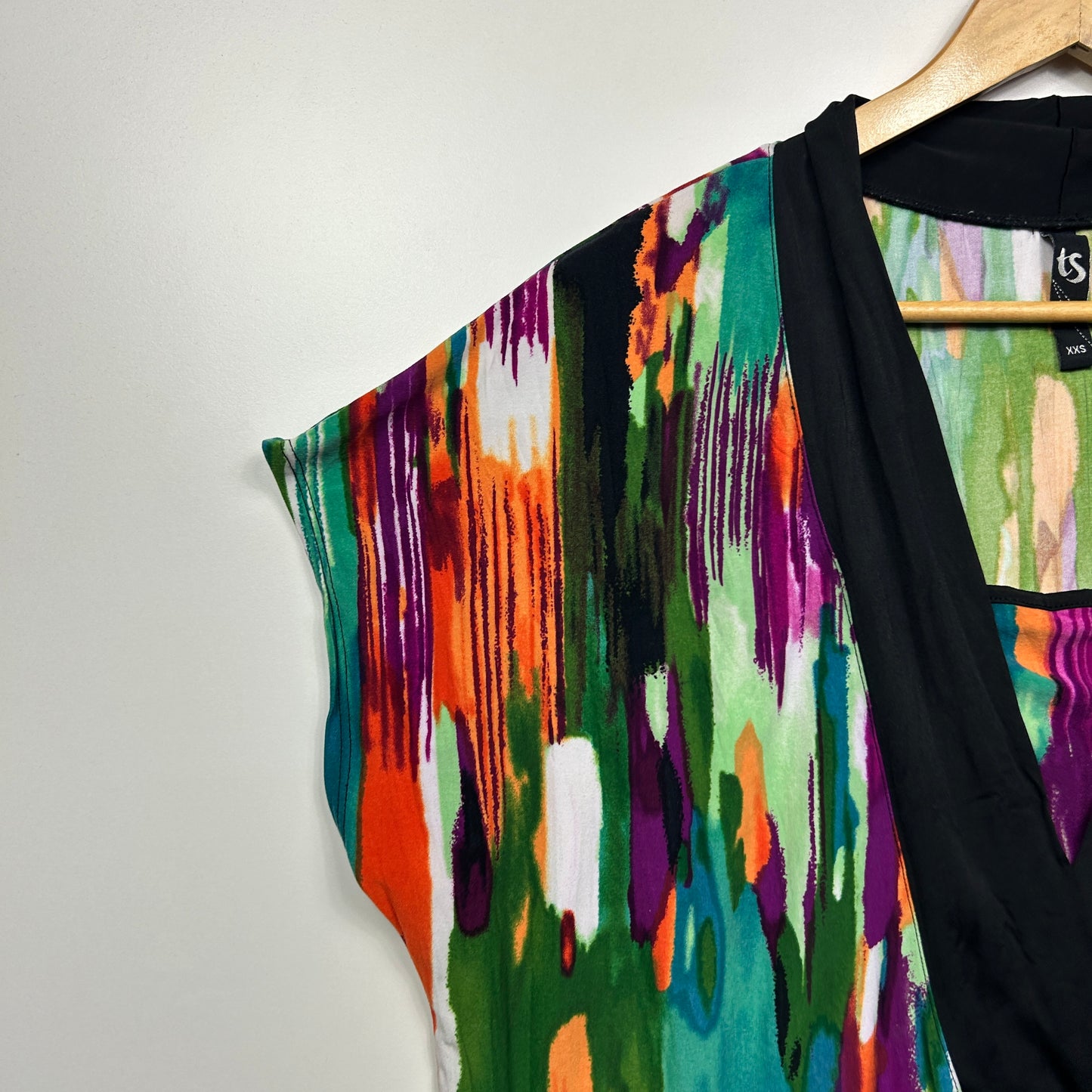 Taking Shape Top Size 12 14 XXS Short Sleeve Multicoloured