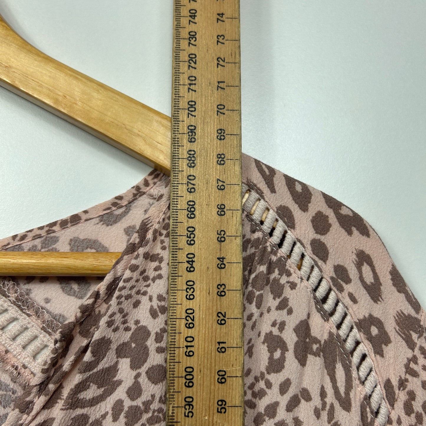JAG Top Size 16 Long Sleeve Biege Viscose Animal Print