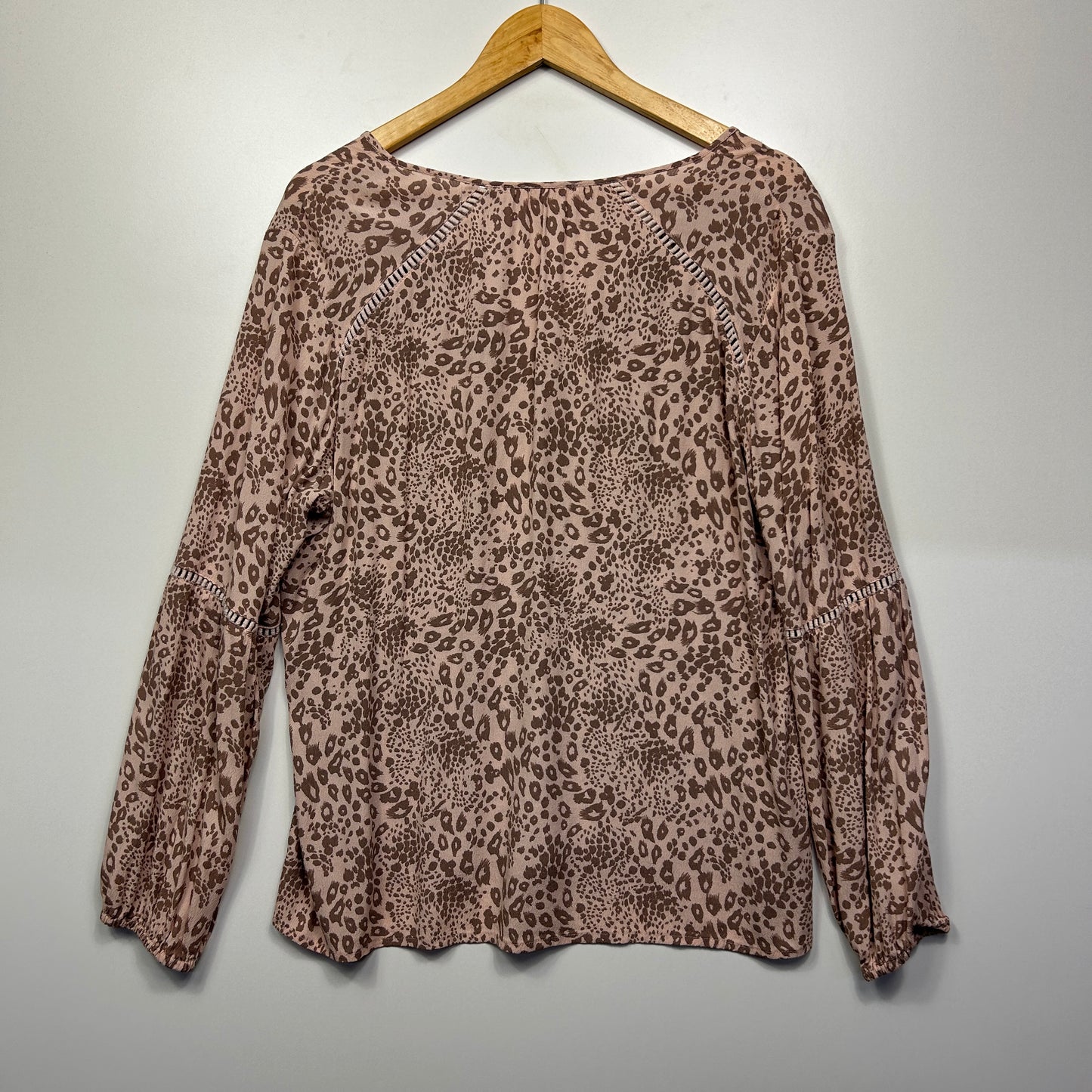 JAG Top Size 16 Long Sleeve Biege Viscose Animal Print