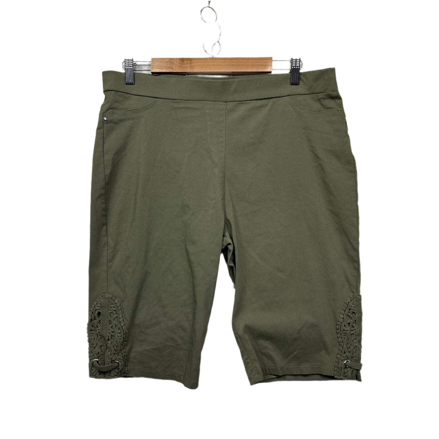 Noni B Shorts Size 18 Green Olive Pull On