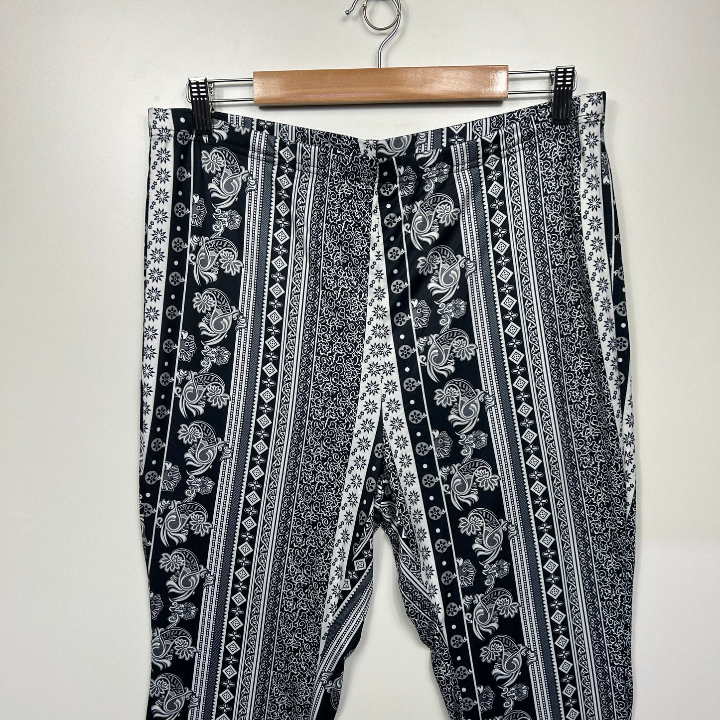 Shein Pants Size 16 18 2XL Black White Flare