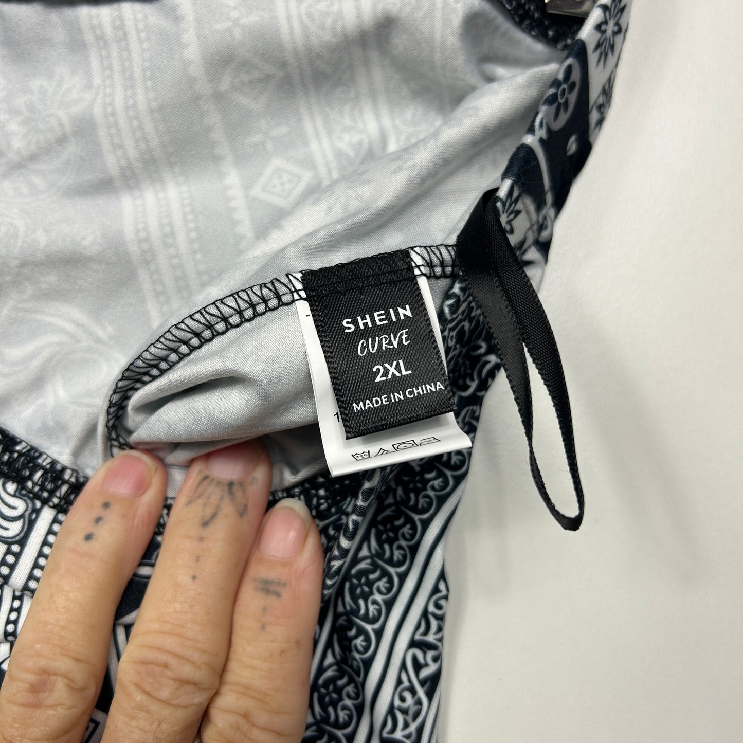 Shein Pants Size 16 18 2XL Black White Flare