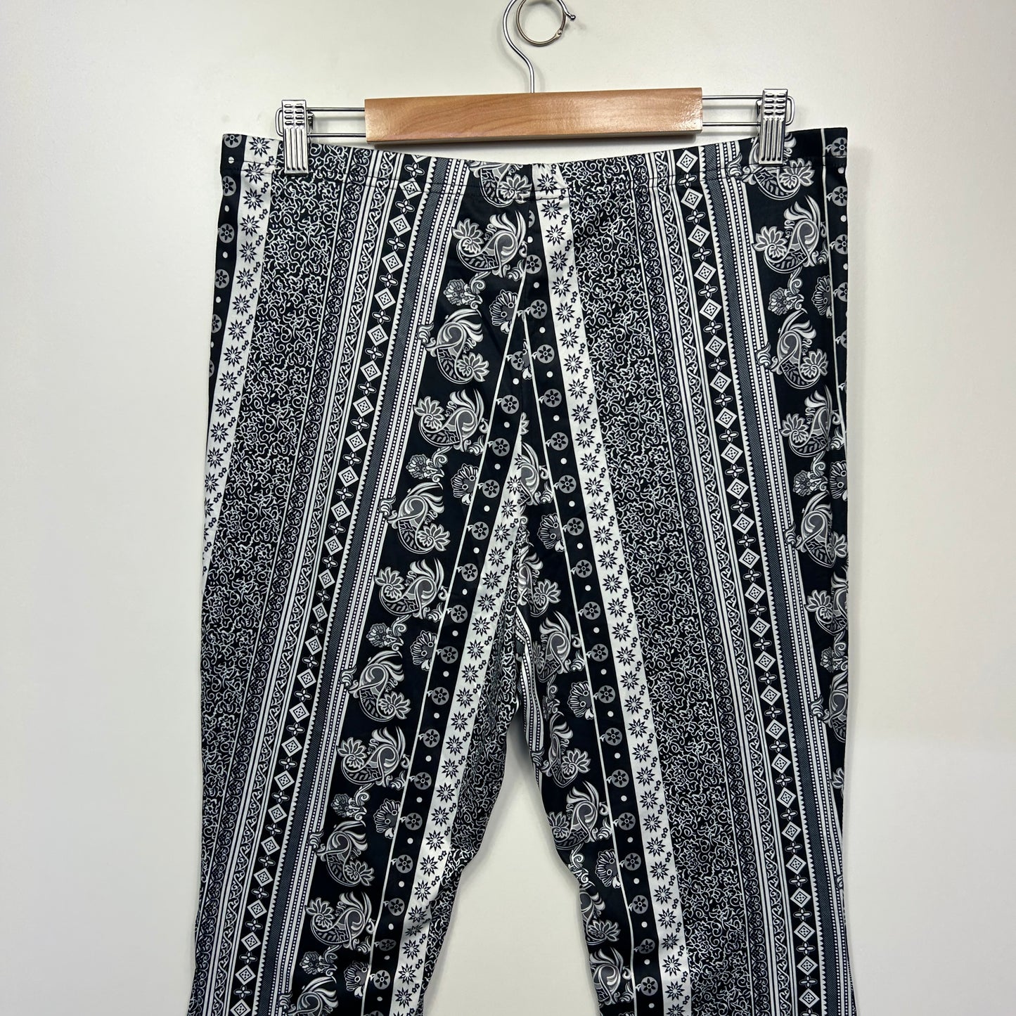 Shein Pants Size 16 18 2XL Black White Flare