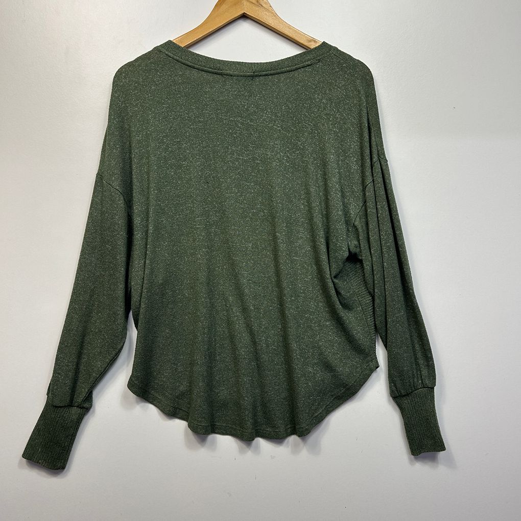 Zest Green Top - Size 14/16