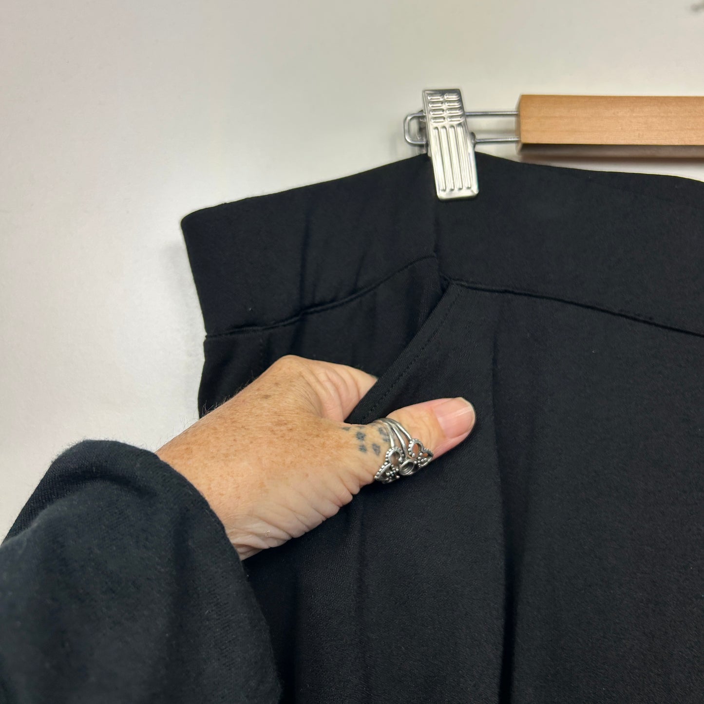 Liz Jordan Pants Size 18 Black Pockets
