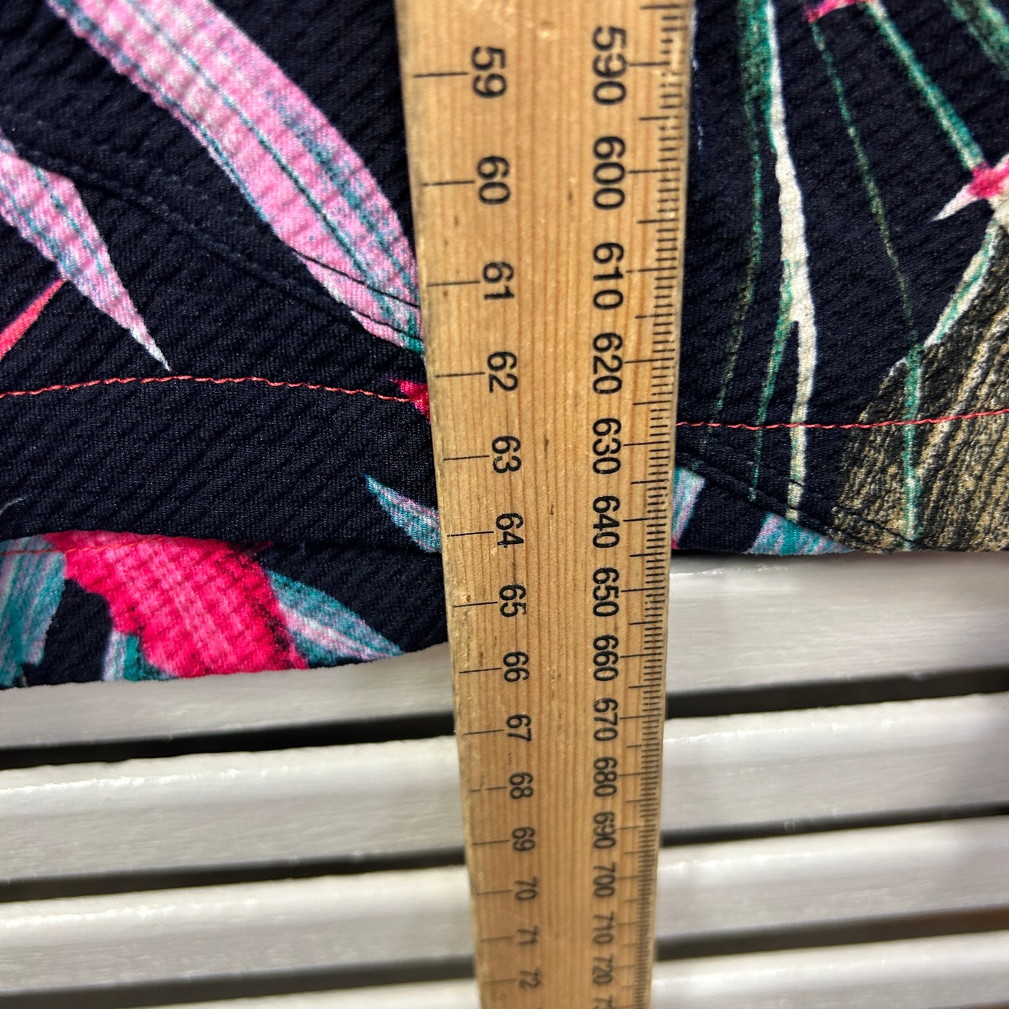 Taking Shape Top Size 16 Small Plus Black Floral