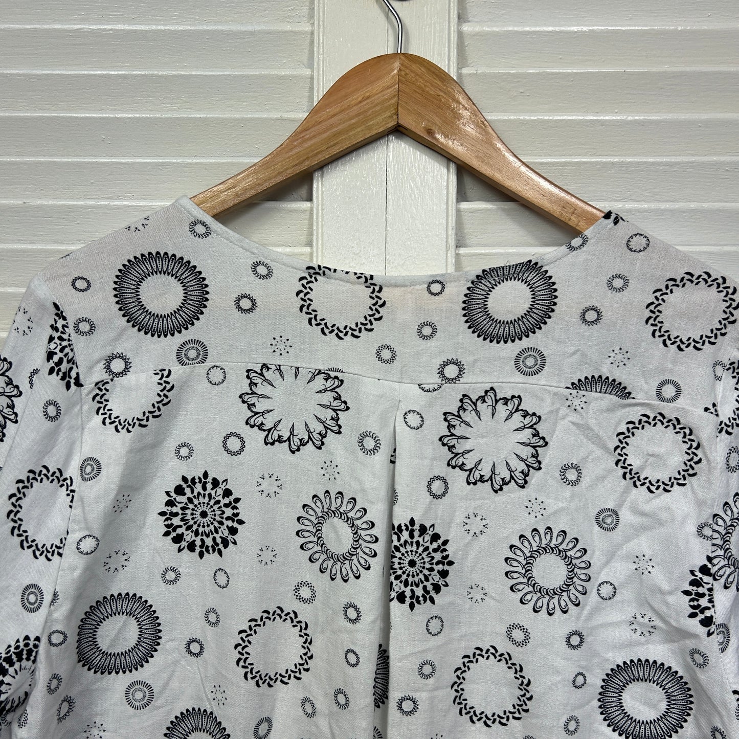 Noni B Top Size 16 White Black Linen Blend 3/4 Sleeve
