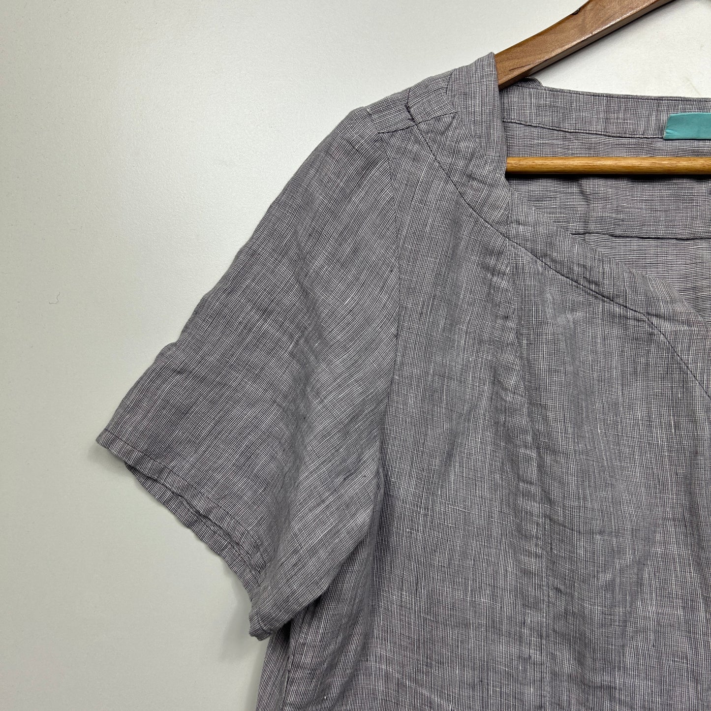Blue Illusion Linen Top Size Large 14 Short Sleeve Grey