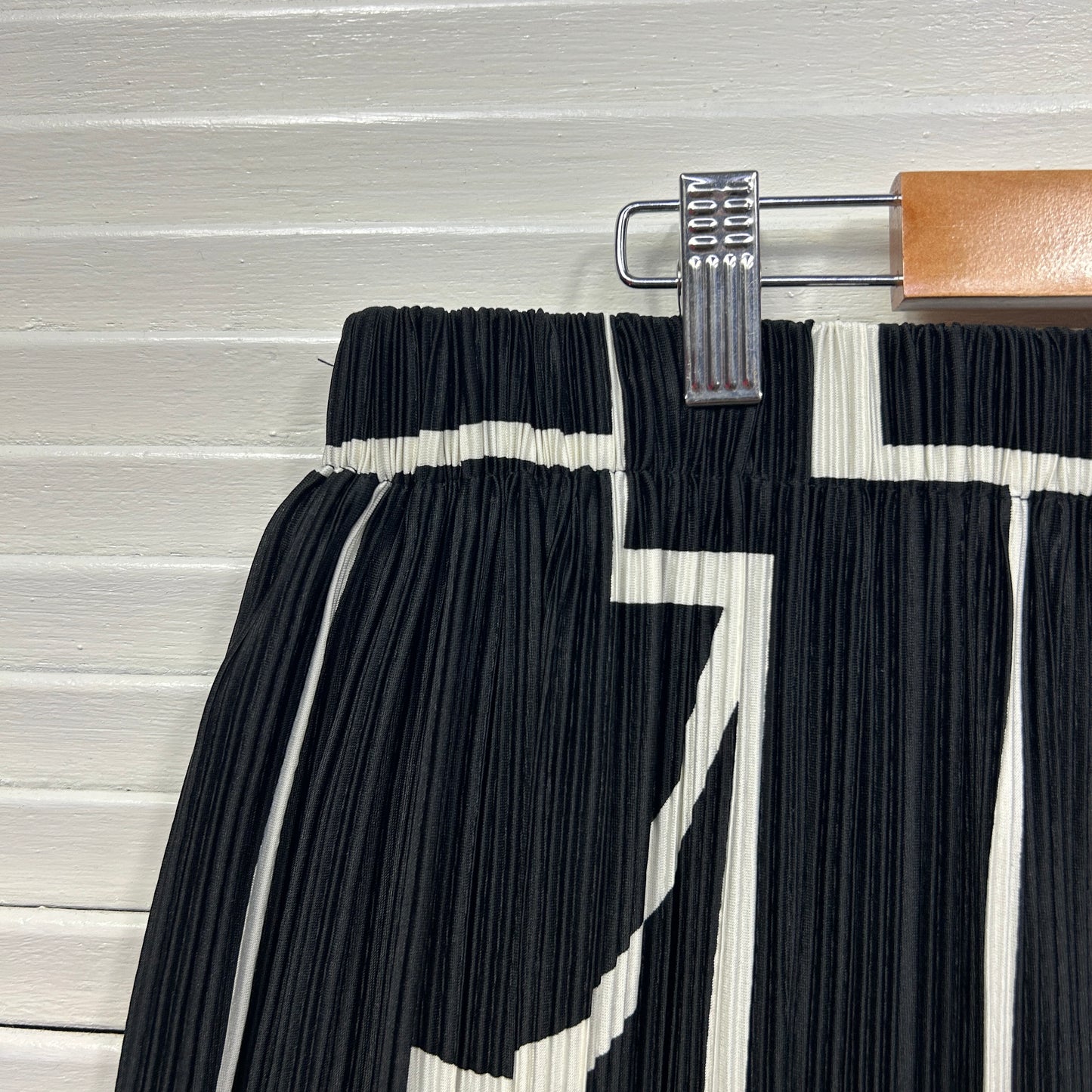 Suzanne Grae Midi Skirt Size 2XL 16 18 Pleated Black White