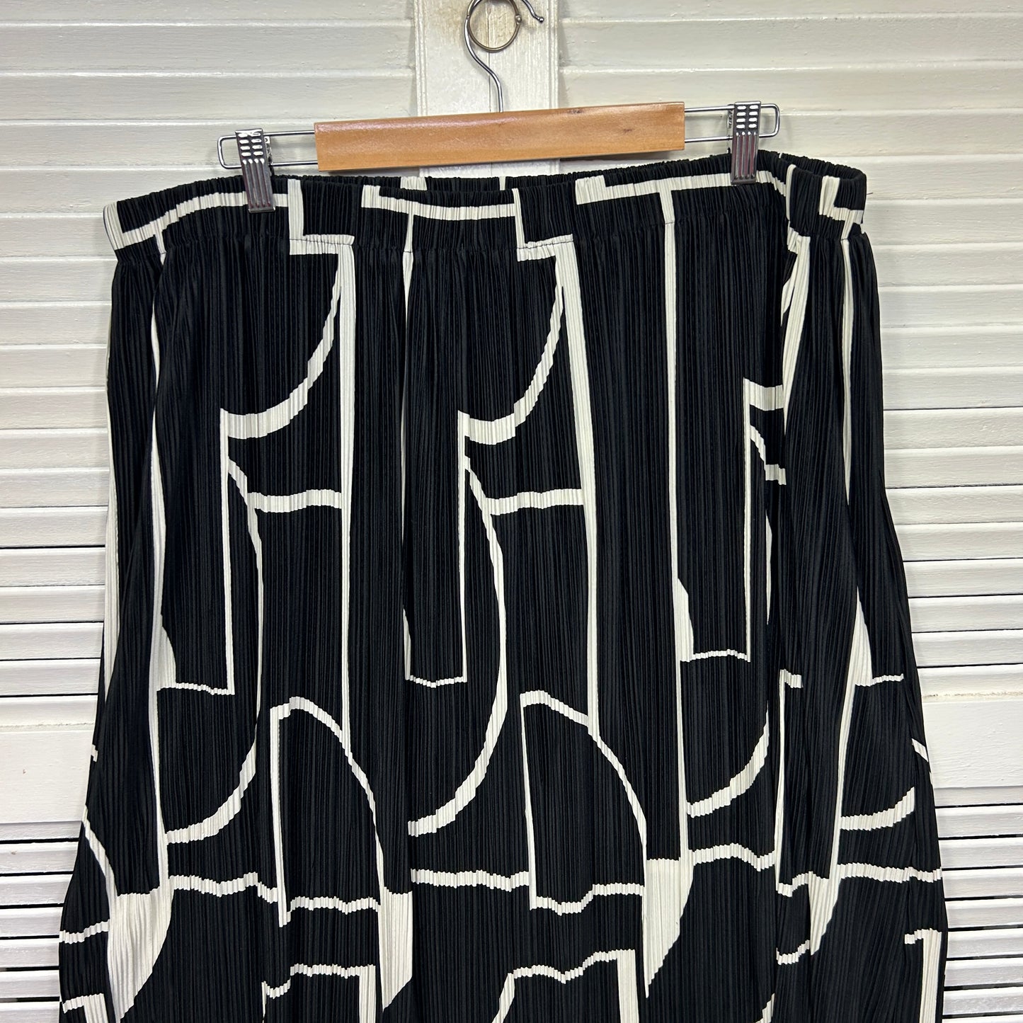 Suzanne Grae Midi Skirt Size 2XL 16 18 Pleated Black White