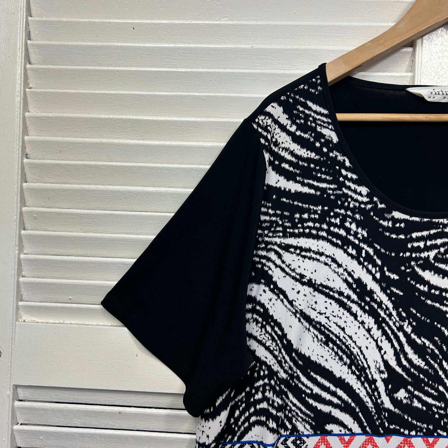 Virtuelle Dress Size 18 Medium Plus Short Sleeve Midi Length