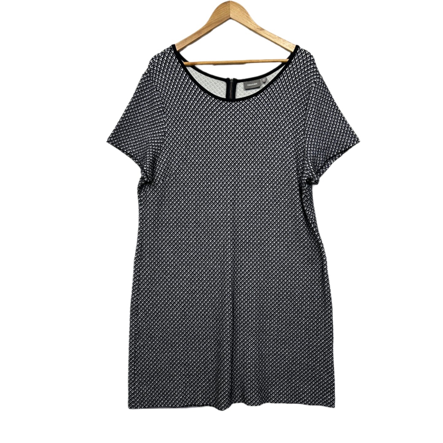 Sussan Dress Size 2XL 16 18 Black White Viscose Cotton Blend Short Sleeve