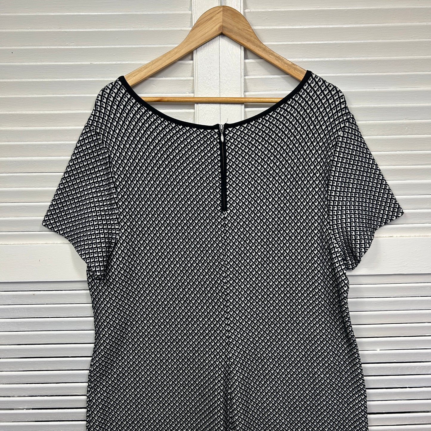 Sussan Dress Size 2XL 16 18 Black White Viscose Cotton Blend Short Sleeve