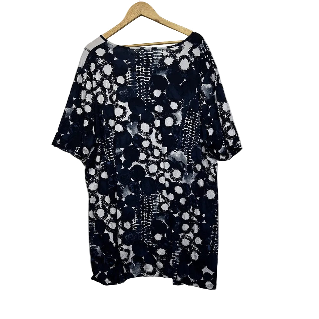 Taking Shape Navy Abstract Print Top - Size 22/XL