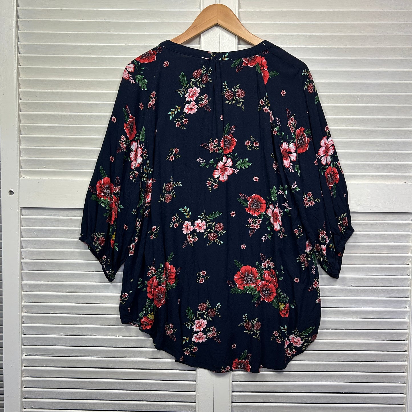 Bird Keepers Top Size 16 Navy Floral Long Roll Tab Sleeve Birdsnest