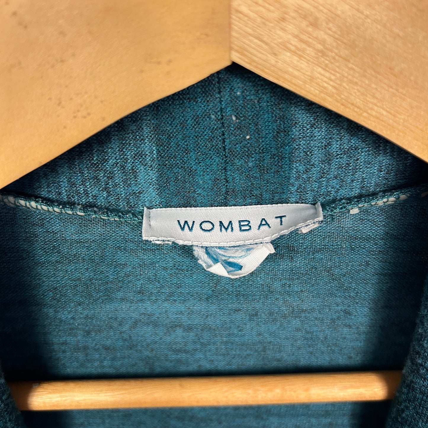 Wombat Top Size XL Teal Long Sleeve Open Front Striped