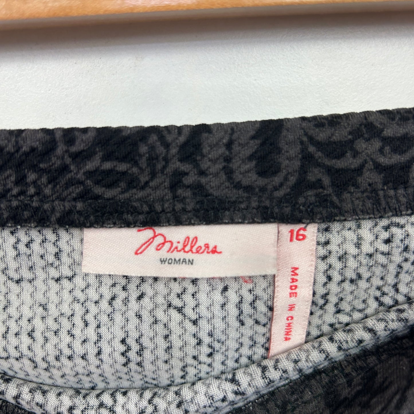 Millers Skirt Size 16 Black Elastic Waist