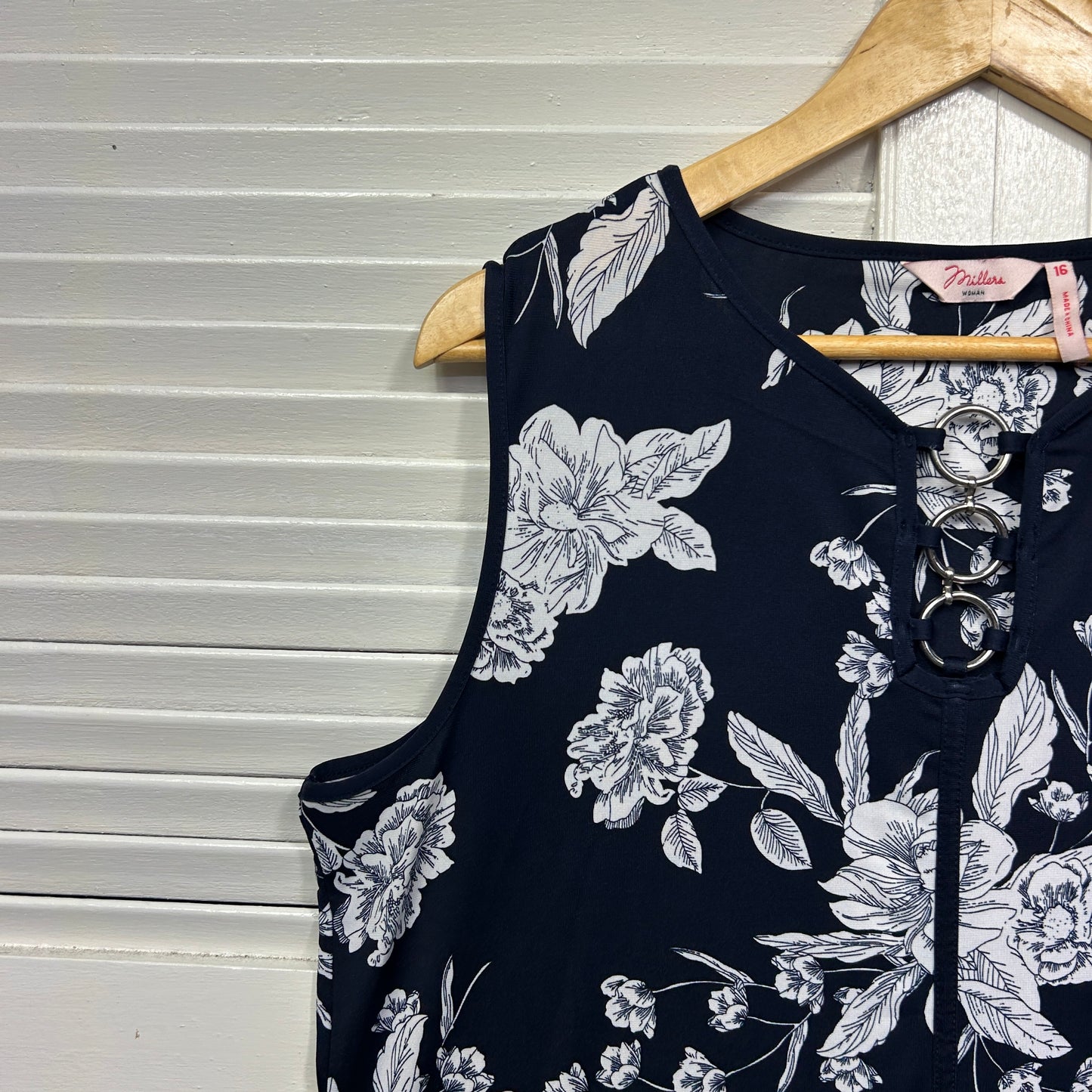 Millers Dress Size 16 Sleeveless Navy White Floral