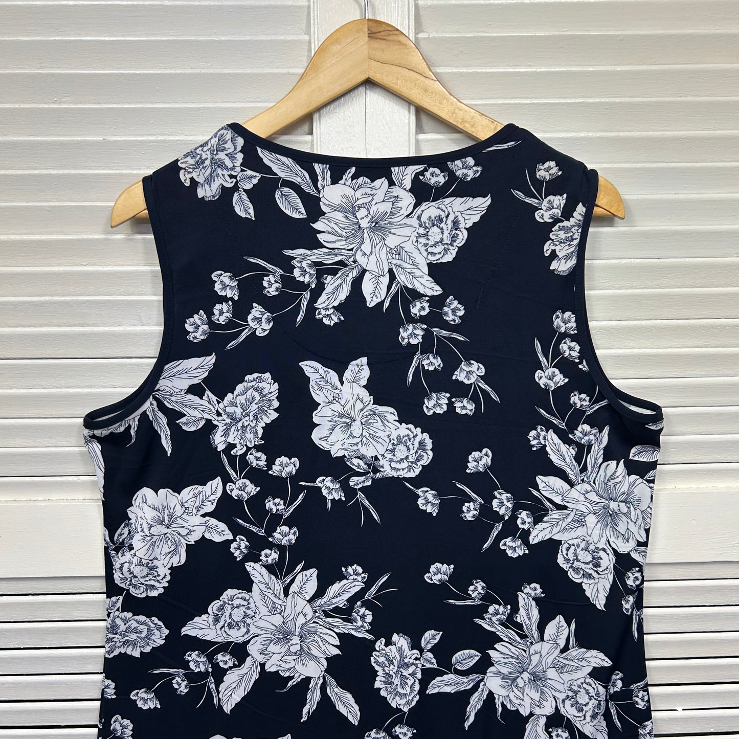 Millers Dress Size 16 Sleeveless Navy White Floral