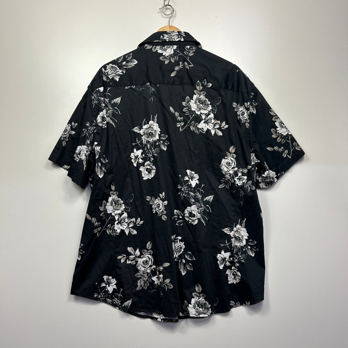 Johnny Bigg Shirt Size 4XL Black Floral Short Sleeve