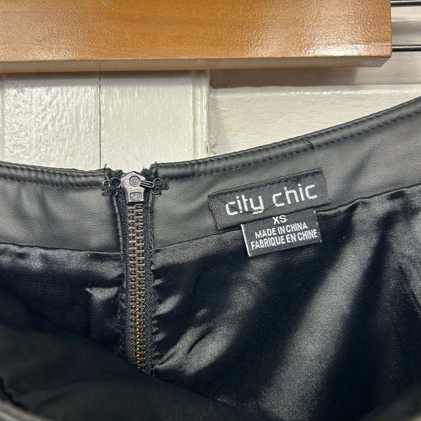 City Chic Skirt Size 14 XS Snakeskin Print Black White