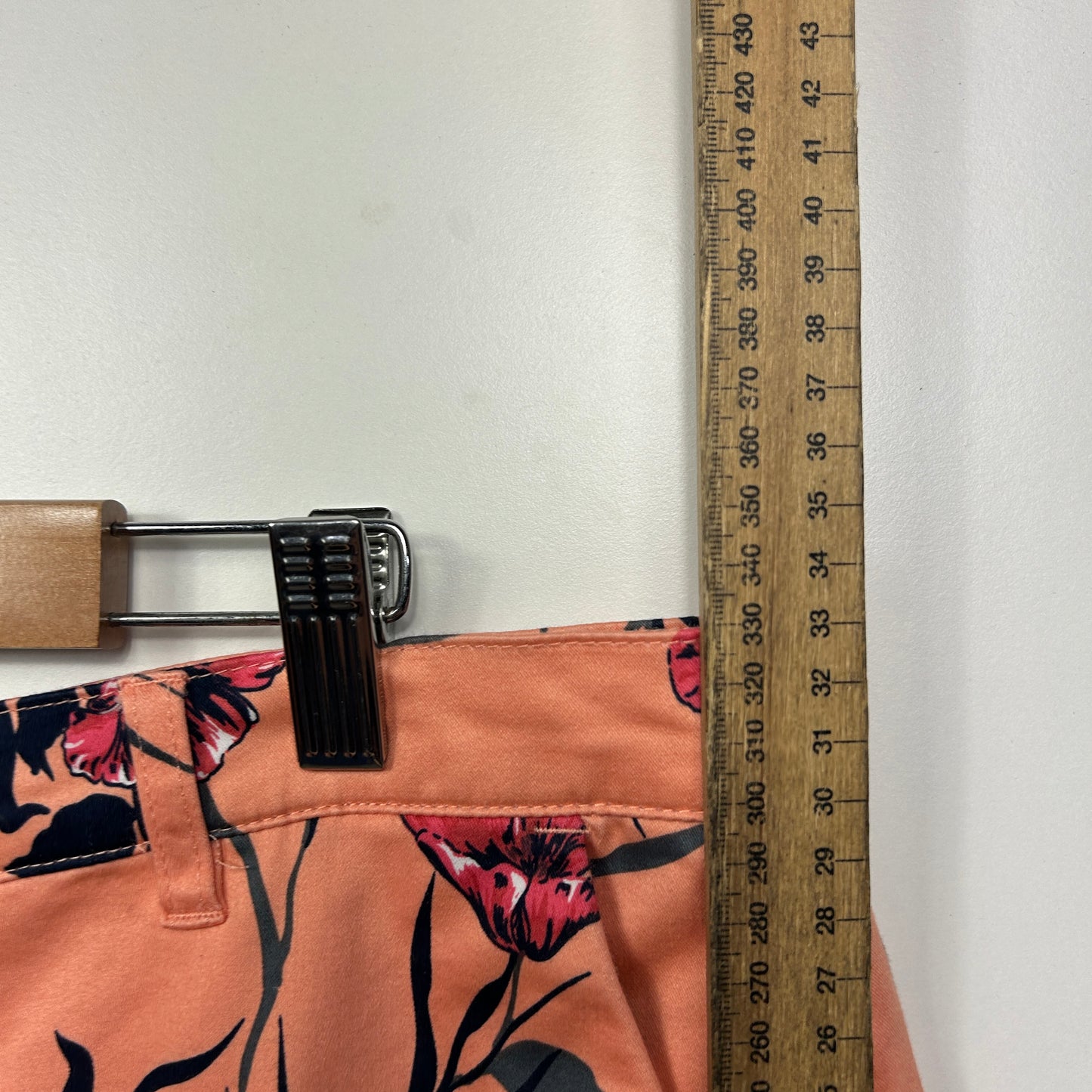 Mix Shorts Size 18 Peach Floral Pockets