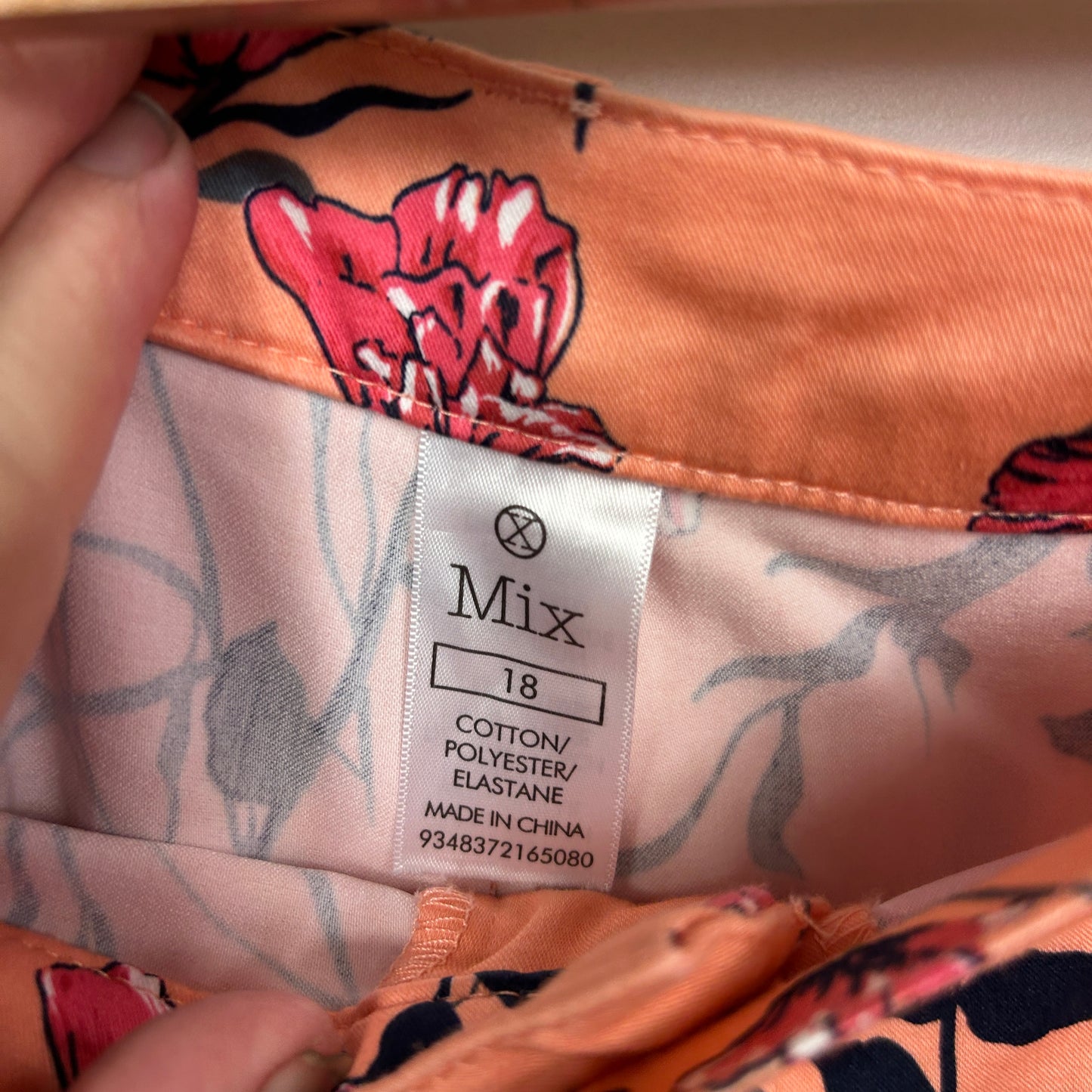 Mix Shorts Size 18 Peach Floral Pockets